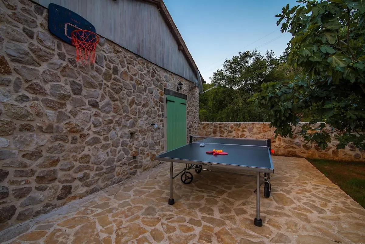 Villetta With Pool And Waterfall, Quiet Area - By Traveler Tourist Agency Krk - Id 2212 Vrbnik  Villa Vrbnik (Primorje-Gorski Kotar)