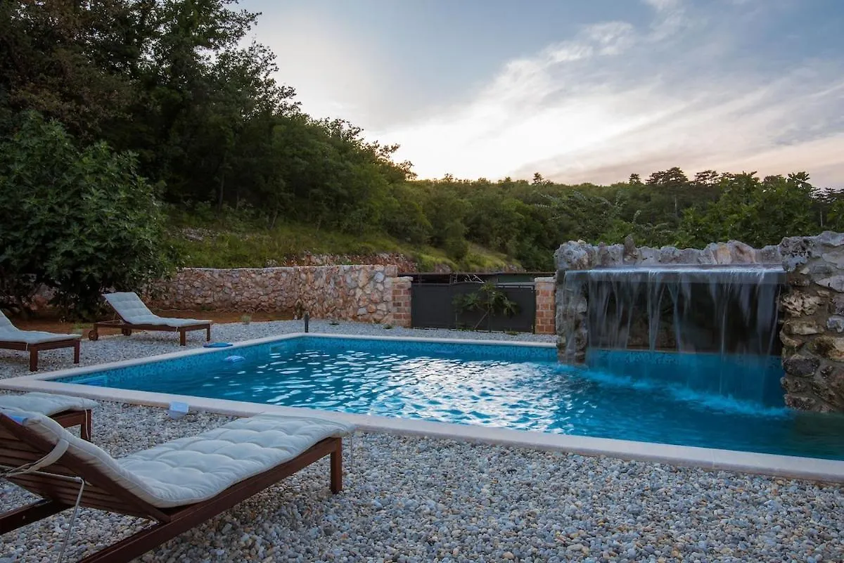 Villetta With Pool And Waterfall, Quiet Area - By Traveler Tourist Agency Krk - Id 2212 Vrbnik  0*, Vrbnik (Primorje-Gorski Kotar)